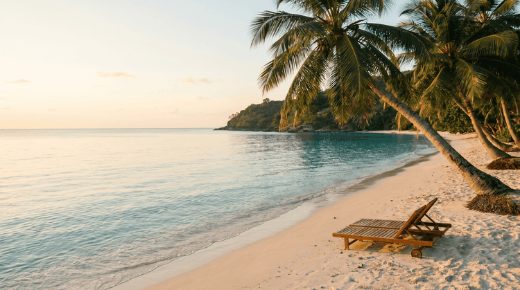 Quiet golden-hour tropical bay near Chaweng Noi, Koh Samui