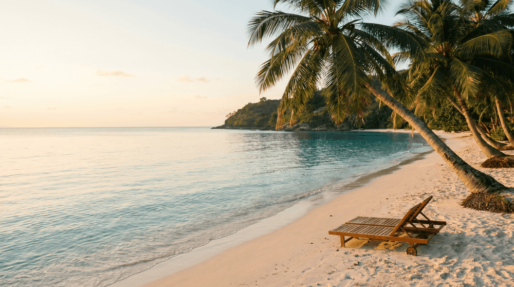 Quiet golden-hour tropical bay near Chaweng Noi, Koh Samui